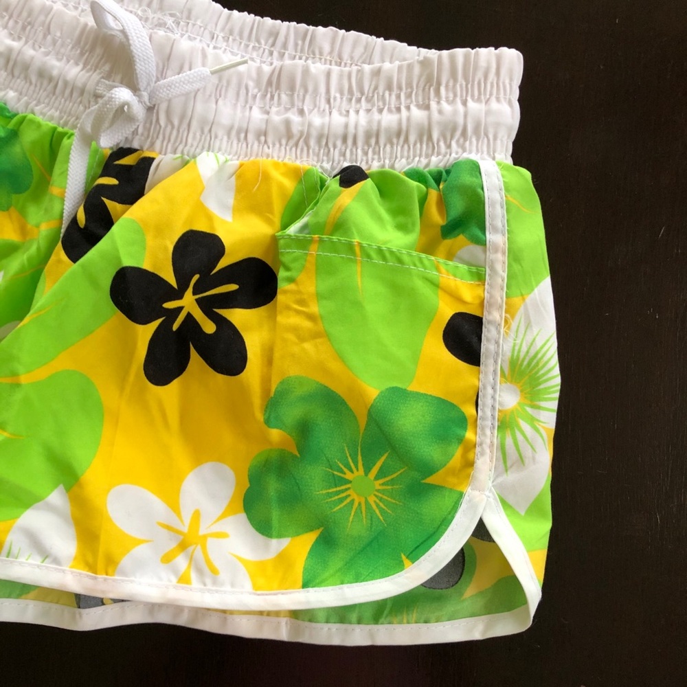 New Italian Girl’s Dri-Fit Athletic Floral Shorts - Picture 6 of 16